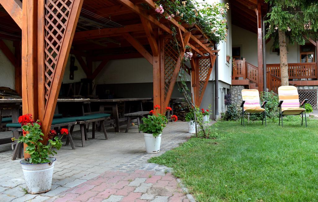 Violetta Vendeghaz Hotel Eger Exterior photo