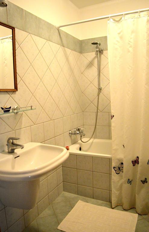 Violetta Vendeghaz Hotel Eger Room photo